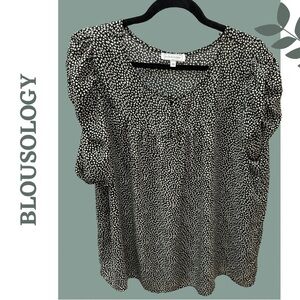 🛍️3/$40 Blousology Black White Print Women's Top Short Full Gathered Sleeve 3X